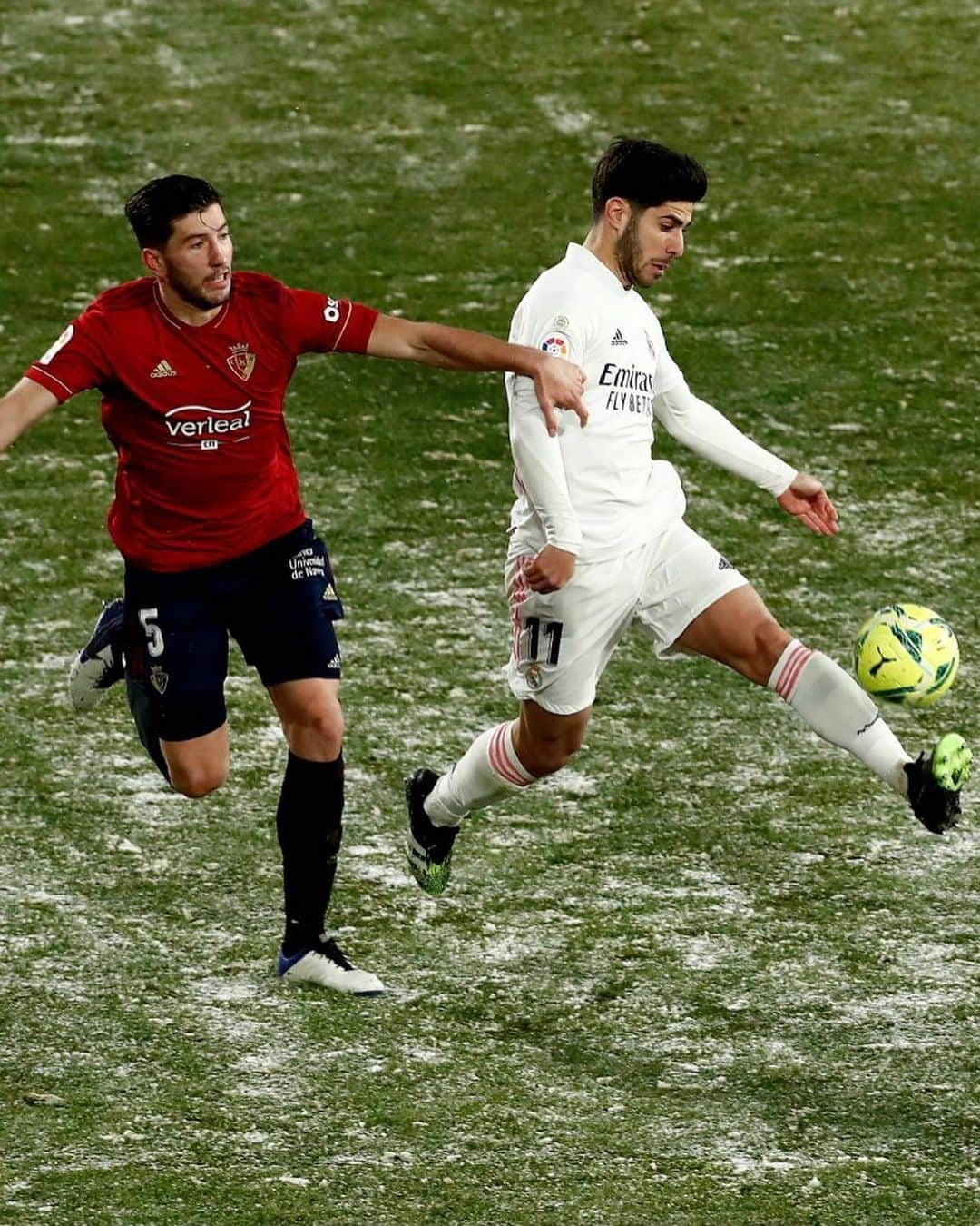 LFPさんのインスタグラム写真 - (LFPInstagram)「✨⚽️  #LaLiga #LaLigaSantander #Osasuna #RealMadrid #Football」1月10日 7時00分 - laliga