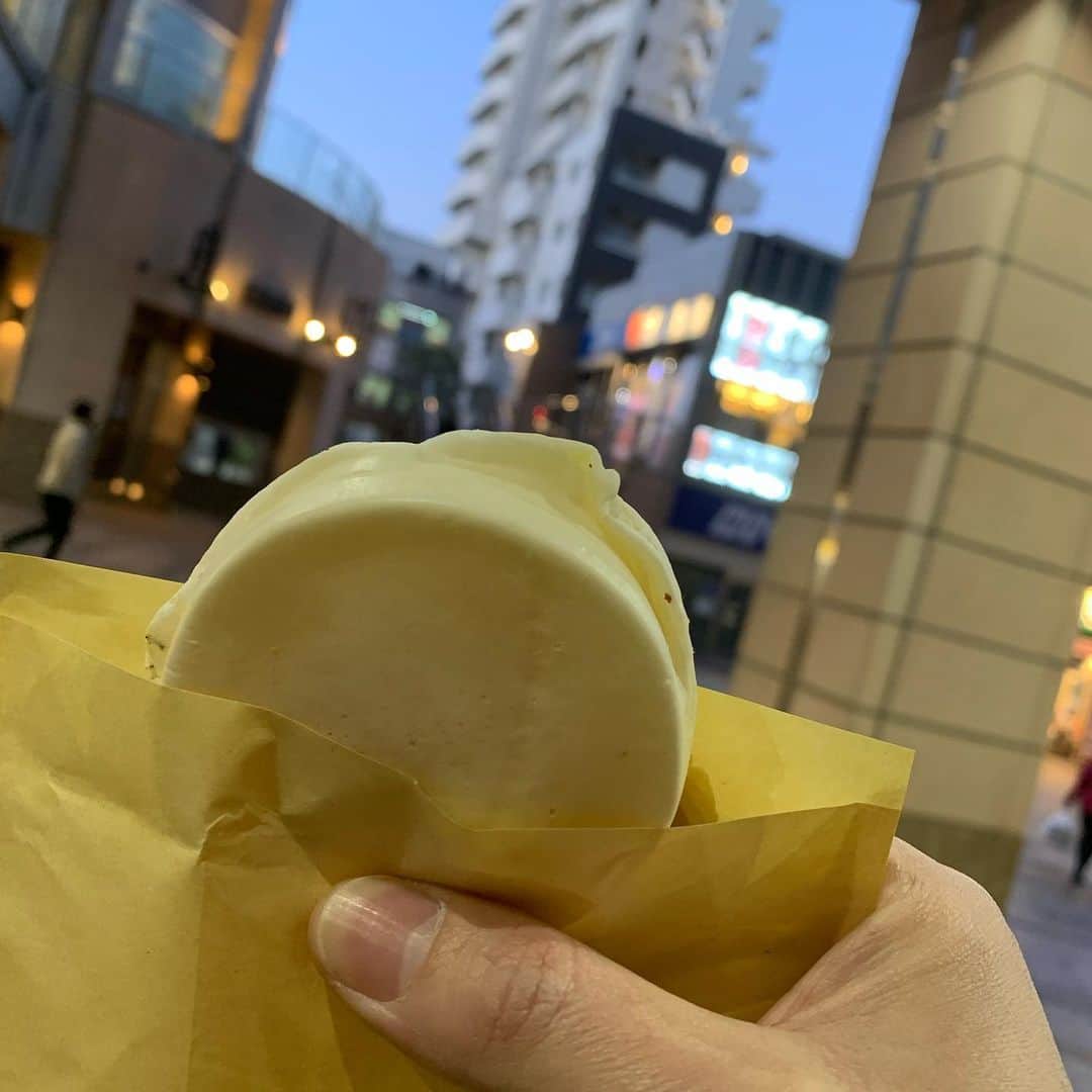 忍成修吾のインスタグラム：「白い今川焼🍡 久しぶり☺️」