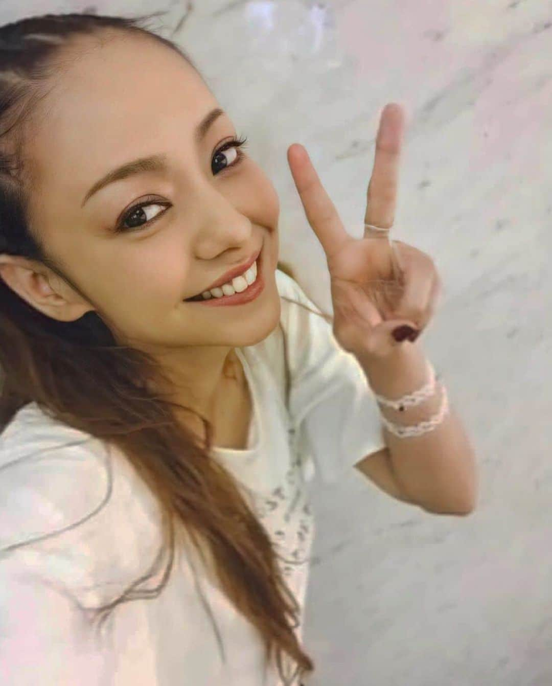 安室奈美恵　ファンアカウントさんのインスタグラム写真 - (安室奈美恵　ファンアカウントInstagram)「✨Japanese great songstress "NAMIE AMURO"✨ ✨Please enjoy her wonderful song and dance✨  #安室奈美恵 #namieamuro #amuro#namie #music#live #beauty#cute#happy #smile#笑顔 #かわいい#大好き #love#singer#diva」1月10日 17時06分 - namie_amuro_love2000