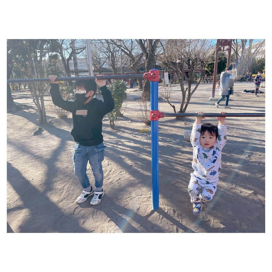 辻希美さんのインスタグラム写真 - (辻希美Instagram)「今日は公園に行き砂まみれになって遊びました😝‼️‼️👍"  帰宅後は靴洗い＋洗濯😟👍」1月10日 16時59分 - tsujinozomi_official