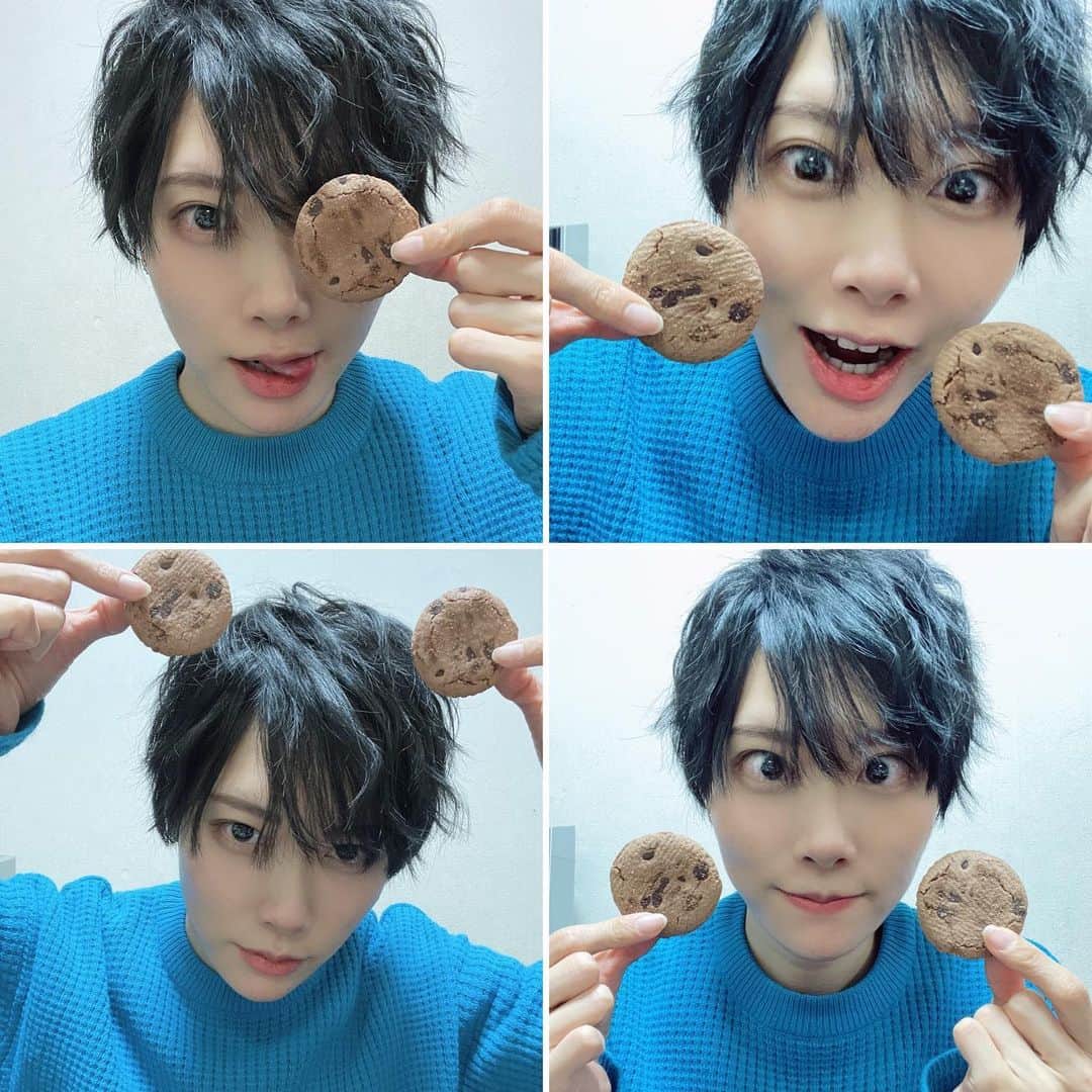 ルウトのインスタグラム：「🍪  クッキィイイ！！！！」
