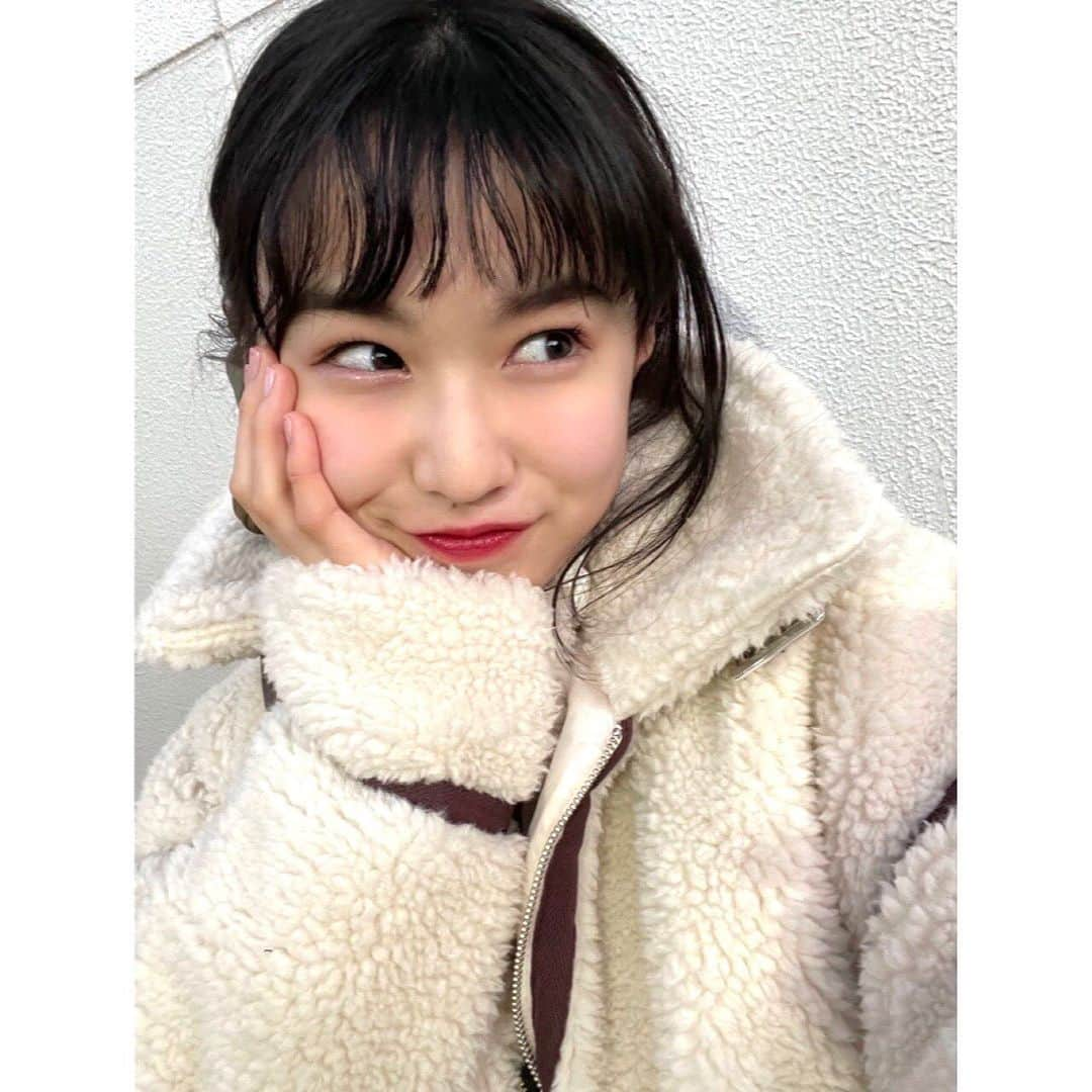 森﨑美月さんのインスタグラム写真 - (森﨑美月Instagram)「❄️❄️❄️  寒い‼︎ (((o(*ﾟ▽ﾟ*)o))) 笑っちゃうほど寒い‼︎  暖かくして お家時間を楽しみましょ~~~♬ お片づけして録画したドラマ見よーっと❤︎ みなさんはどんな3連休？ ⁑ ⁑ #ニコプチ#プチモ #スターダストプロモーション #stardustpromotion #森﨑美月#もんちゃん #さむい#フライトジャケット #おんまゆ」1月10日 17時24分 - morisaki_mizuki_