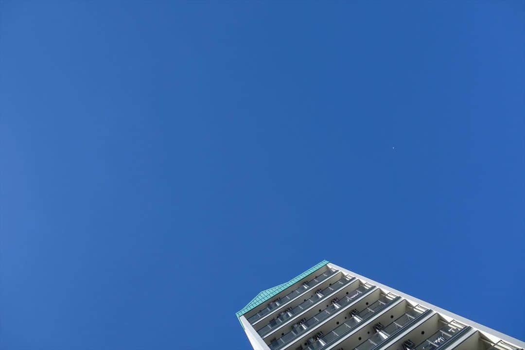 AZUSAさんのインスタグラム写真 - (AZUSAInstagram)「寒い冬の一日。 空。 青。  #20210109 #rx100sony  #rx100」1月10日 17時28分 - azubeatradio
