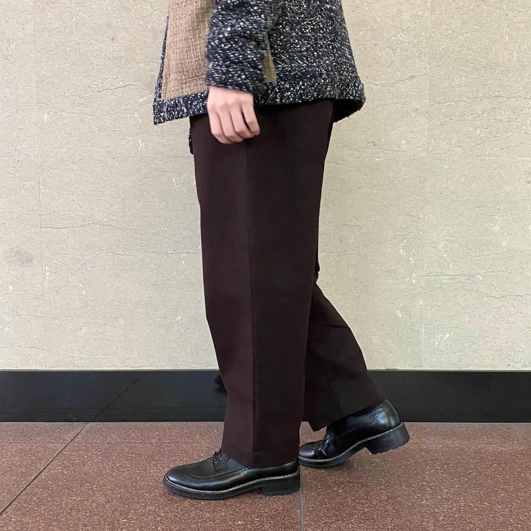 のインスタグラム：「cardigan #frankleder "M003/2" col : 83/89 MIX size S,M ¥48,000+tax →30%off!  pants #studionicholson  "BIONDA" col : ESPRESSO size XS,S,M ¥32,000+tax →30%off!  上記サイズは展開サイズとなっており、売り切れている場合もございますので詳しくは店舗にご連絡下さいませ。  お取り扱い店舗﻿ ◾︎ROSSO ミント神戸店﻿ Tel : 050-2017-9117 ◾︎ROSSO ソラリアプラザ福岡店﻿ Tel : 050-2017-9119 ﻿  ※この商品は店舗通販可能です。 ※上記店舗のみでのお取り扱いにつき、お問い合わせにつきましても上記の店舗までお願い致します。  また1/31まで店舗通販時、送料・代引き手数料無料キャンペーンを行っております。是非ご利用くださいませ。﻿ ﻿ ﻿ #urbanresearchrossomen﻿ #rossomen﻿ #urbanresearch﻿ #studionicholson  #frankleder #urbanresearchrosso_kobe﻿ #urbanresearchrosso_fukuoka」