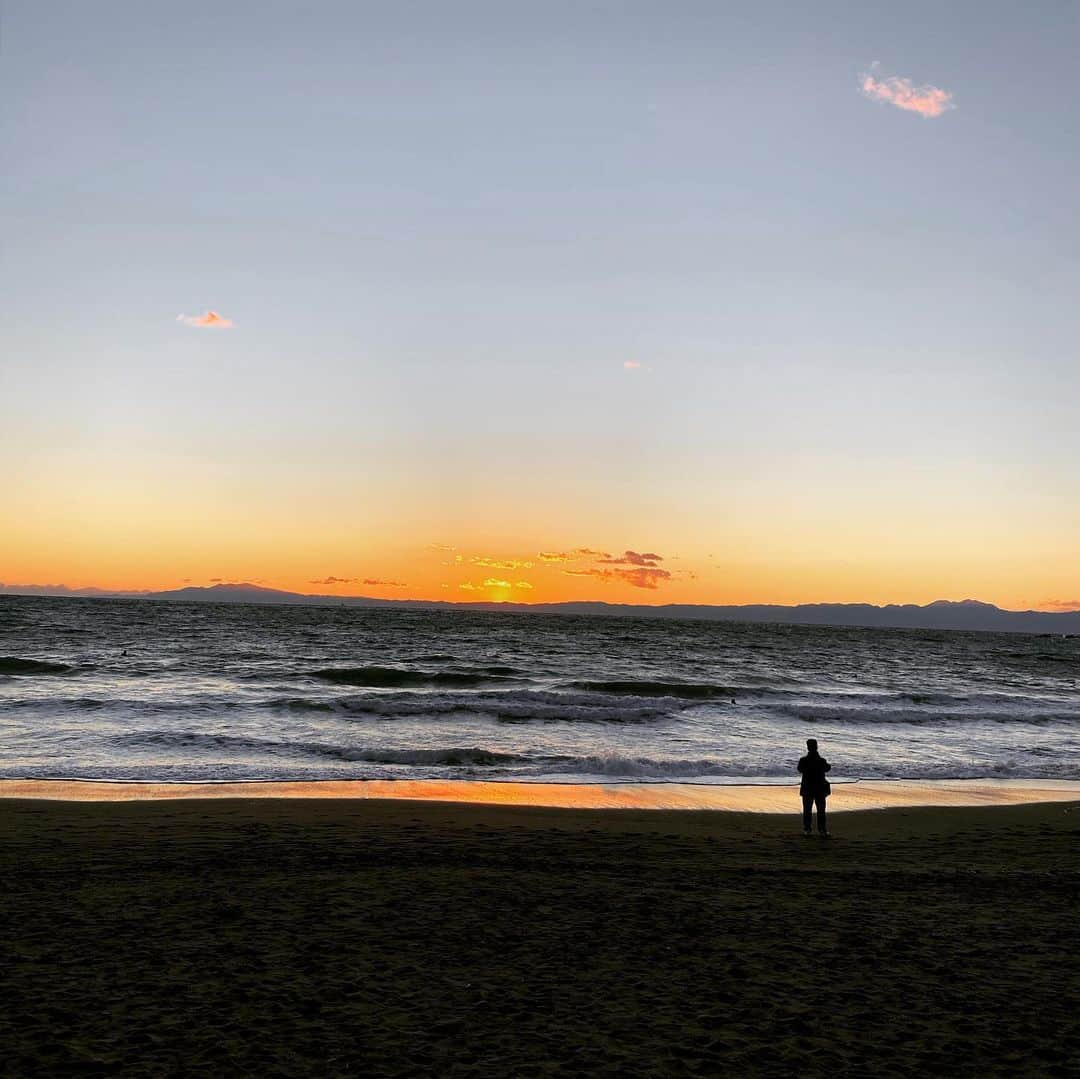 小泉里子さんのインスタグラム写真 - (小泉里子Instagram)「海岸散歩。 気持ちよかった♡」1月10日 17時31分 - satokokoizum1
