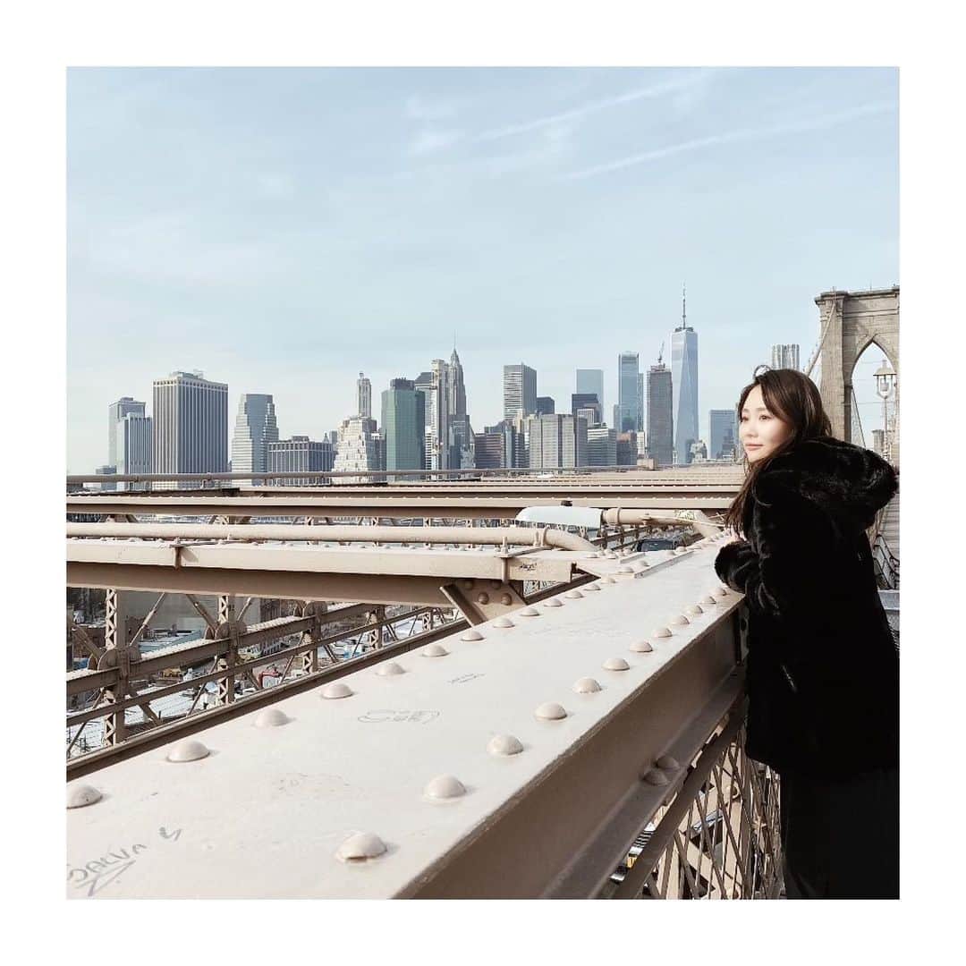 阿井莉沙のインスタグラム：「2021年✨  だーいぶ遅くなりましたが 皆さん新たな年、どんなスタートをされたでしょうか✨  不安や我慢がまだまだ続く日々だからこそ 一人一人がその中で希望や楽しむ心を忘れず、愛を持って過ごせますように😊  一日も早く、安心した日々を取り戻せる事を願っています🙏✨  みなさんにとって素敵な一年になりますように😌！  #2021#早く好きな場所へ安心して行ける日が戻るといいな#まだまだ行ってみたい場所はたくさん🌍」