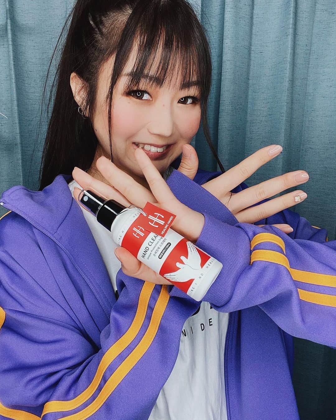 のインスタグラム：「シュッと吹いて3秒で乾きました😂 中々乾かなくて大変だったけどすぐ乾いて くれるのは本当有難い🥲 ちなみに！特許取得の抗菌成分配合だよ✨. . . .  #ハンドクレンザー　#アルコール除菌　#アルコールハンドジェル　#除菌　#除菌スプレー　#ウイルス対策 @noel__korea . . .」
