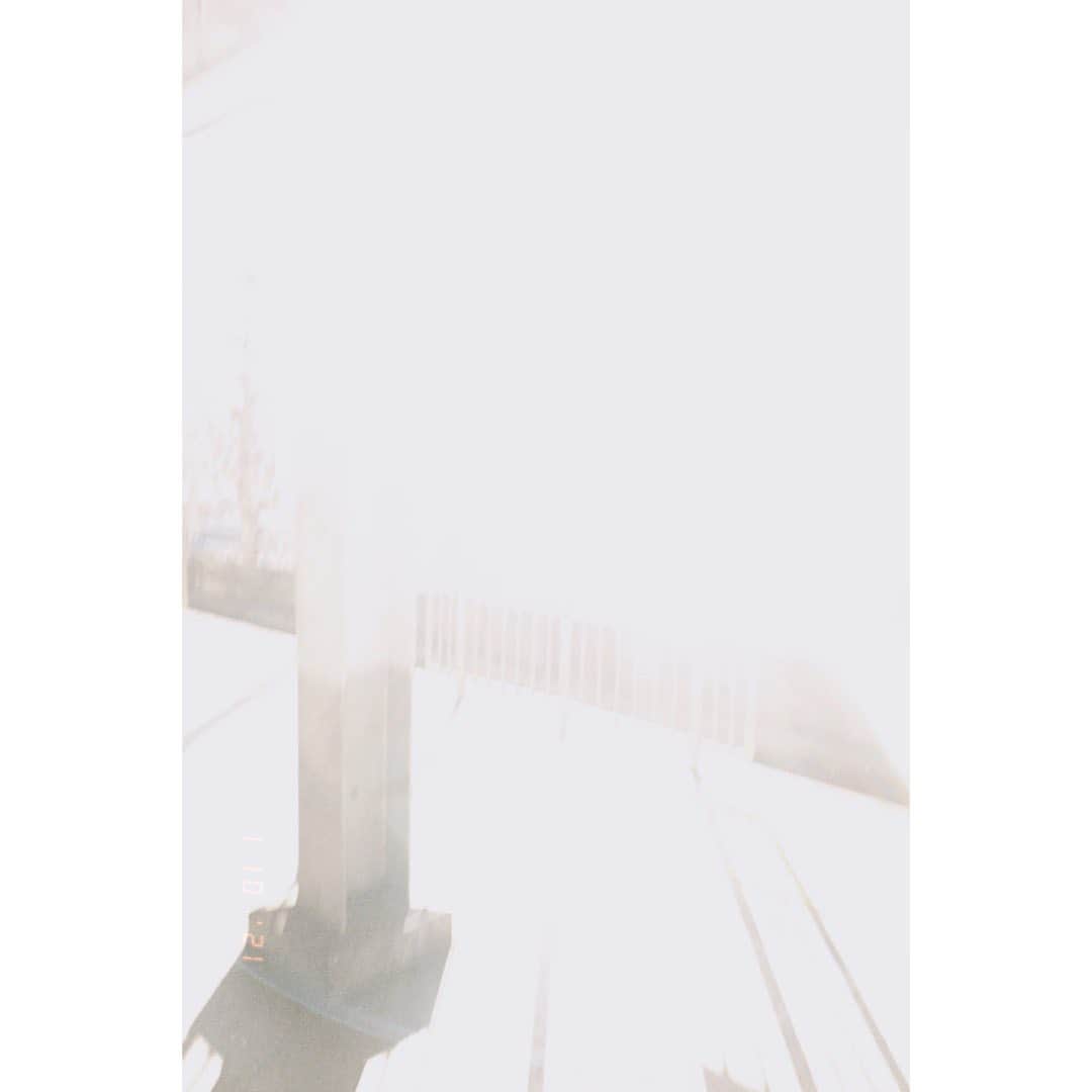 松井瑛理さんのインスタグラム写真 - (松井瑛理Instagram)「. 明けましておめでとうございます🌅 皆さんどうお過ごしでしょうか  お家にいる時間が多くなりますが、陽の光を浴びるとぽかぽかして元気出てくるのでおすすめですよ☀︎  みんなで頑張りましょう！ 2021年もよろしくお願い致します☺︎」1月10日 18時02分 - eri_matsui_official