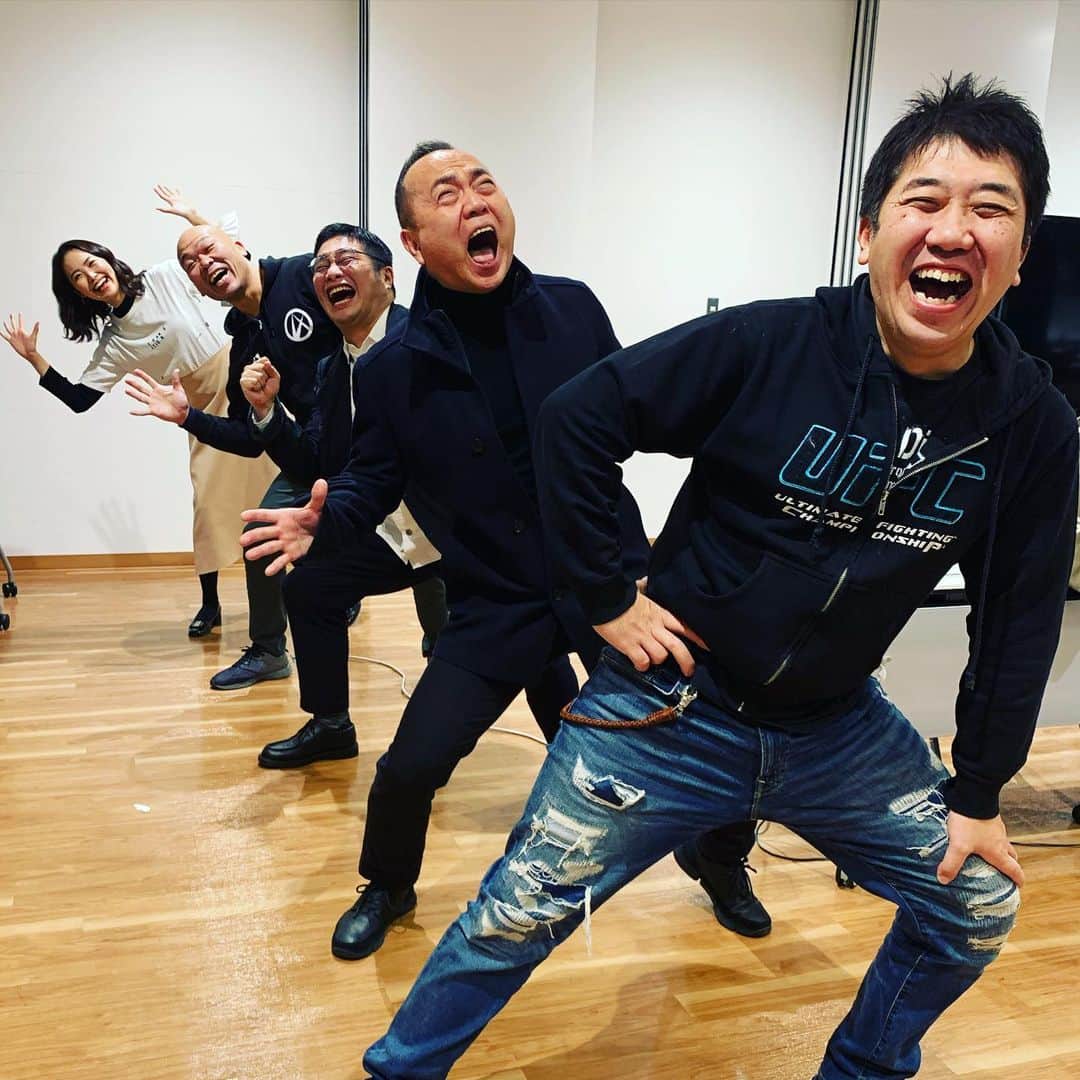 松尾諭のインスタグラム：「WOWOW UFC新年会！ 今年も素晴らしいファイトイヤーの予感！  #ufc  #堀江ガンツ  #高柳謙一  #高坂剛  #渋佐和佳奈  #WOWOW #distance」