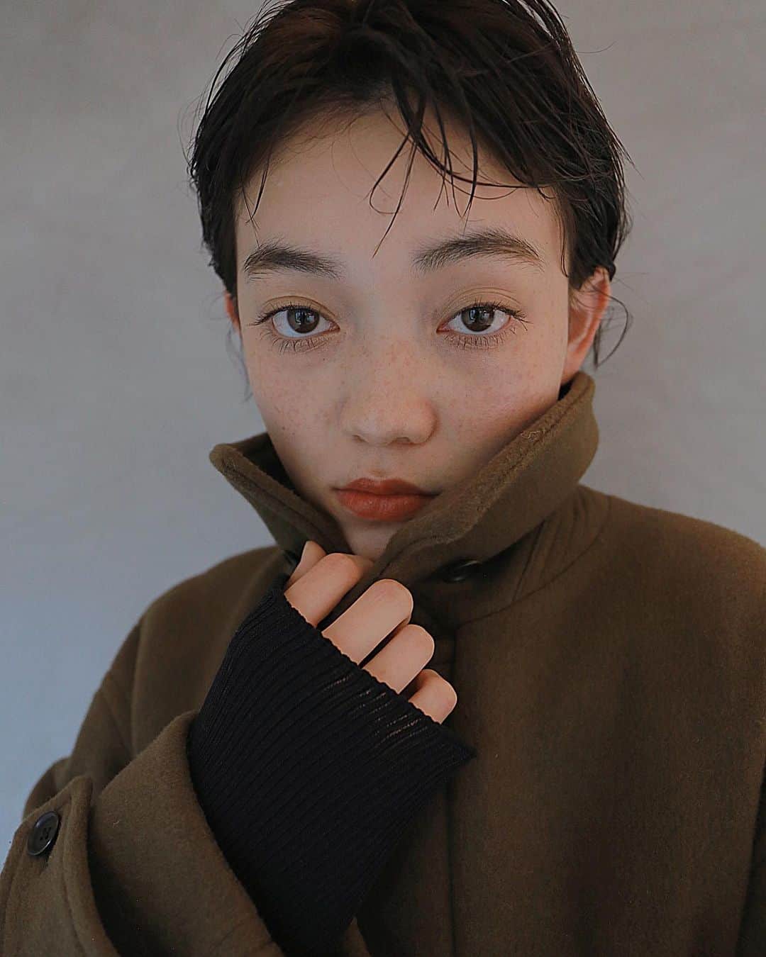 野々口祐子のインスタグラム：「本日も体調管理、感染症対策を 徹底してお待ちしております✂️  体調に違和感がある方は ご無理なさらずにご予約の変更も 受け付けておりますので、お気軽にご連絡下さいませ🙇🏼‍♀️ #syan_tokyo #nono_hair #nono_make」