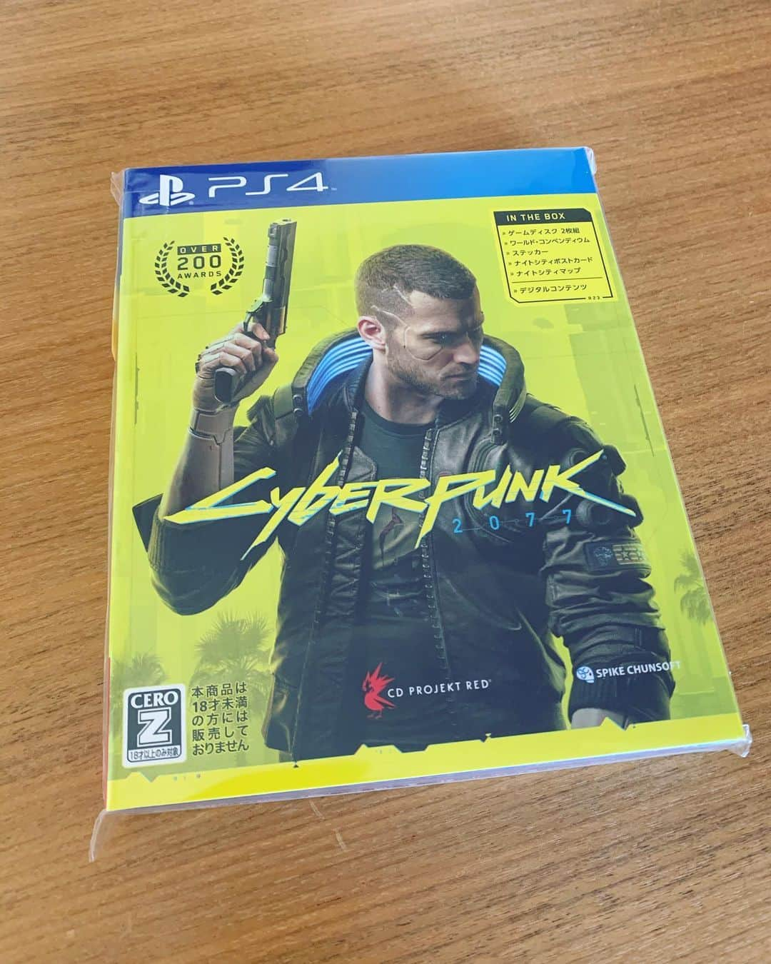 森なな子のインスタグラム：「完パケ頂きました！ うれしい。ありがとうございます☺️ #cyberpunk2077 #サイバーパンク2077」