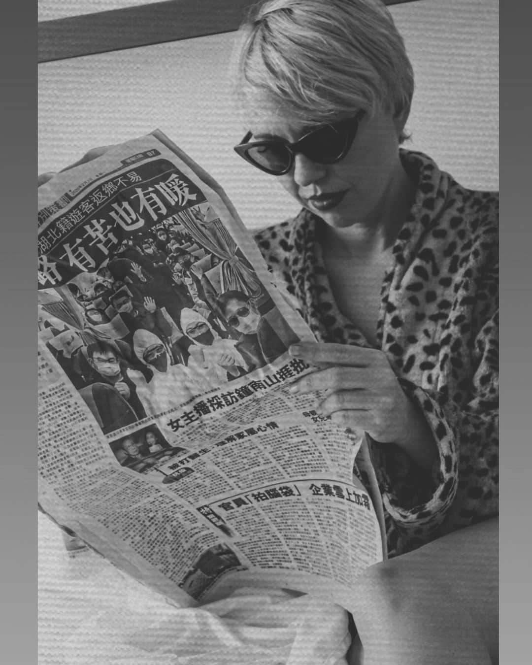 カリディー・イングリッシュさんのインスタグラム写真 - (カリディー・イングリッシュInstagram)「I started going back to school for photography! Due to the pandemic, modeling, touring and film productions are shut down. So while I wait to jump in front of camera when it’s safe, Ive gotten back behind! 💃🏼 📸   It’s been a blast getting back to my first career before I won Top Model! I realllllly enjoy shooting all types of humans and having them feel confident, sexy and beautiful.   I set up a boudoir studio next to a big open balcony to photograph men/women/couples. I’m a one person crew to keep me & my clients safe. 💞 This was my shoot with the beautiful @chrystalljane.   Which one is your favorite? Would you do a boudoir photo shoot? Would you be my next top model? 🥰🌹❤️💋  ____________________________ My photography IG is @carideephotos. Thank you for following me during my new journey! I love y’all so! 🌹🌹🌹🌹🌹」1月10日 9時16分 - carideeenglish