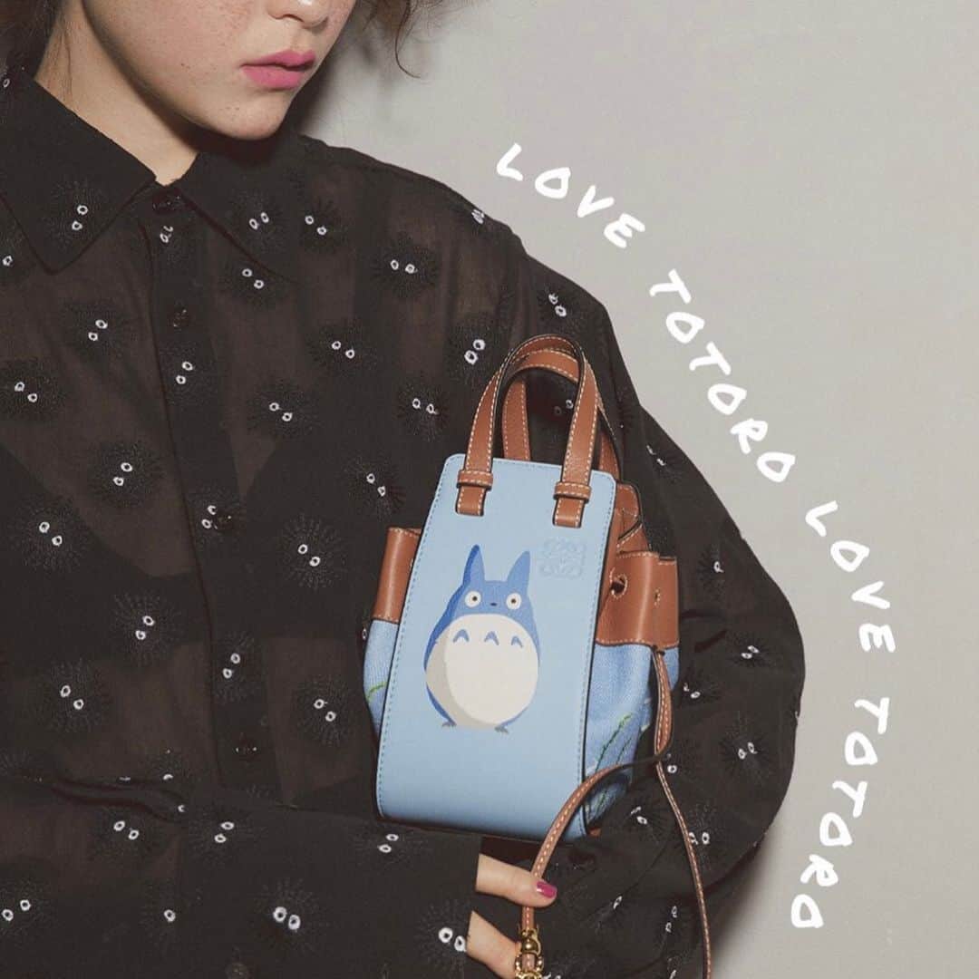 管沼詩乃さんのインスタグラム写真 - (管沼詩乃Instagram)「@voguegirljapan  「LOEWE×となりのトトロ」 🌳カプセルコレクション💛  Model: @sereeeenam  Photos: @omisakii  Hair : @gxxxxxo  Makeup: @harukadebeau  Editor: @genarai  #loewe #loewetotoro」1月10日 9時19分 - shinosuganuma