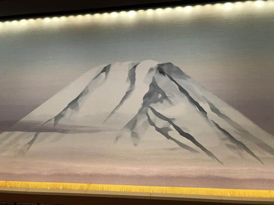 馬場典子さんのインスタグラム写真 - (馬場典子Instagram)「先日の#富士山 #新橋演舞場 座席数を減らしたり、客席での食事なども禁止にしたり、対策をされていました。」1月10日 9時39分 - baba_channel