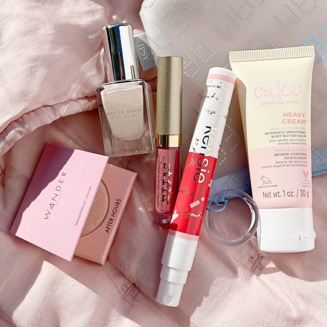 ipsyさんのインスタグラム写真 - (ipsyInstagram)「Soft shades and creamy formulas? Yes please. #IPSYDreamIt  Products Here: @wander_beauty Wanderess Glow Highlighter @stilacosmetics Stay All Day® Liquid Lipstick  @belleenargent 8 Free Nail Polish in Love and Attention @kensiefragrance So Pretty Fragrance @Cakebeauty Heavy Cream Intensive Body Balm」1月10日 9時54分 - ipsy