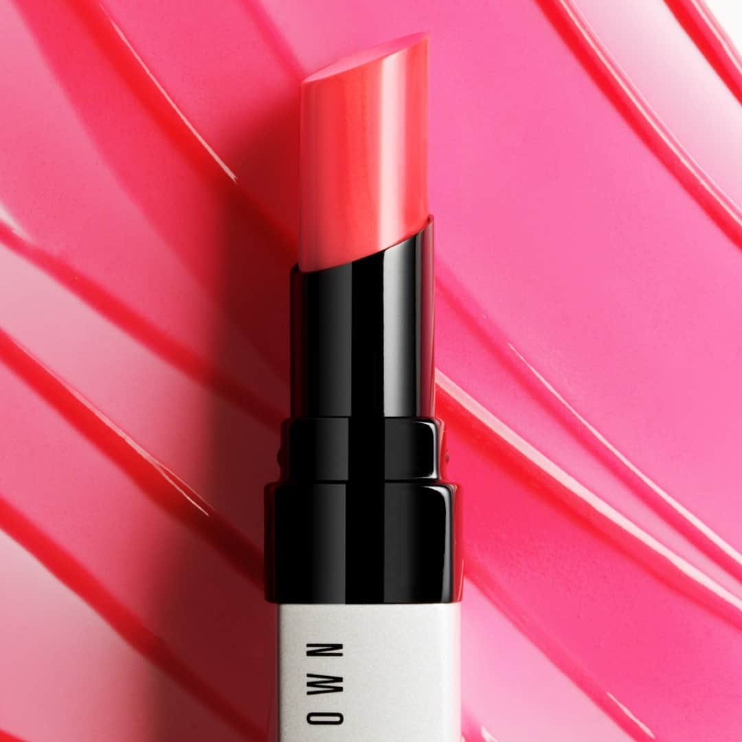 ボビイ・ブラウンさんのインスタグラム写真 - (ボビイ・ブラウンInstagram)「EXTRA LIP TINT  リップバーム感覚で、とろけるように唇に重なり、快適な付け心地が続きます💄  《 #エクストラリップティント 全7色 》  #ExtraLipTint #BobbiBrown #ボビイブラウン #リップティント #リップ #リップバーム #ボビイブラウンリップ #血色リップ #リップケア #冬リップ #唇ケア #乾燥対策 #ほんのり色づく #ティントリップ #bobbibrownlipstick #tintedlipbalm #lipmoisturizer #保湿リップ #保湿ケア」1月10日 10時00分 - bobbibrownjapan