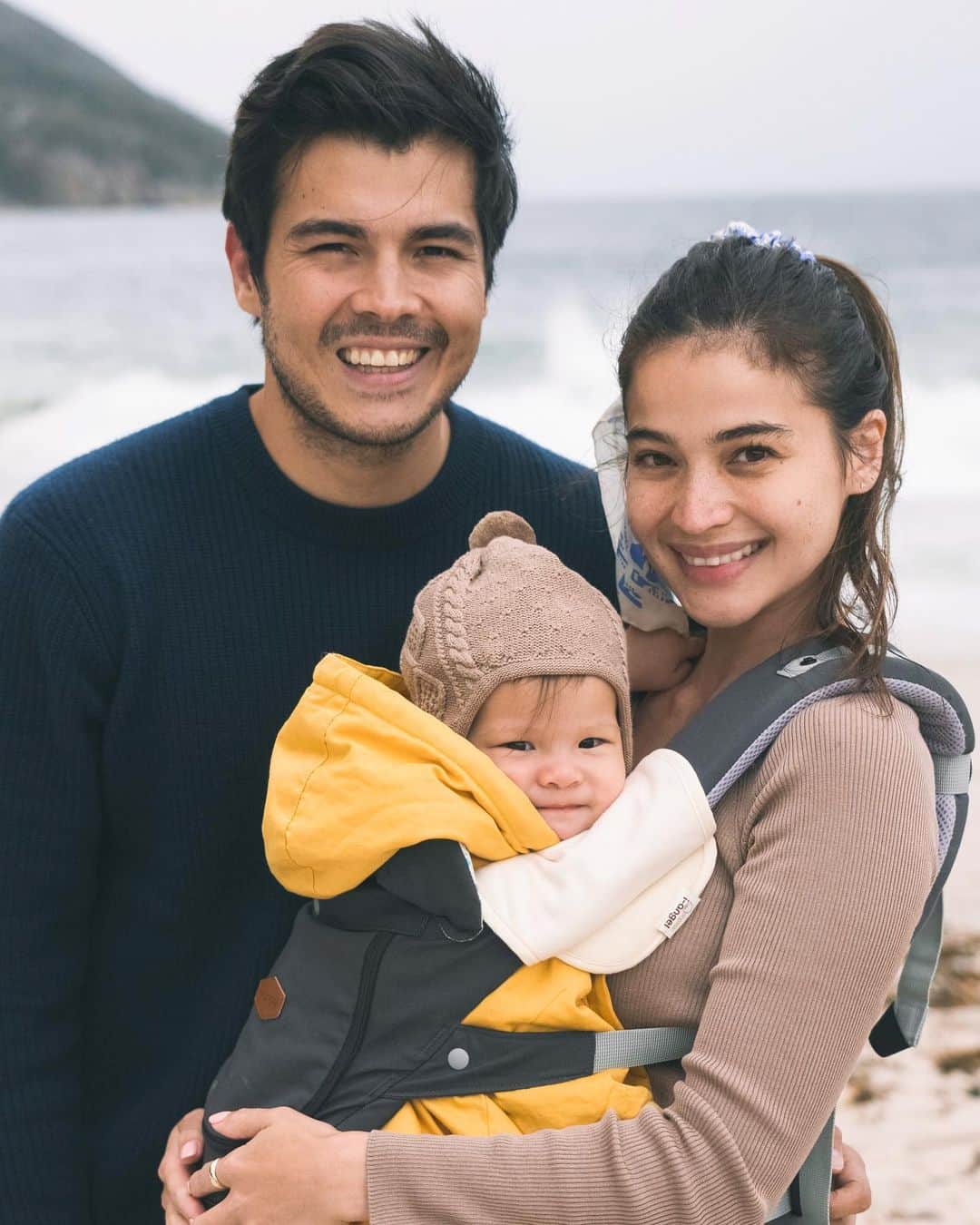 アン・カーティスのインスタグラム：「Happiest birthday Mon amour @erwan 🎂 Another year for you around the sun, Spending the past year so intimately with you has been quite fun.  Hoping this year that has just begun, brings all your wishes, dreams & goals one by one.  We will always be here to support you and cheer you on. You mean the the world to us and we love you very much, Erwan.  Love,  Me and your mini-me ❤️ Joyeux Anniversaire Mon amour! Hope you like my little poem x」