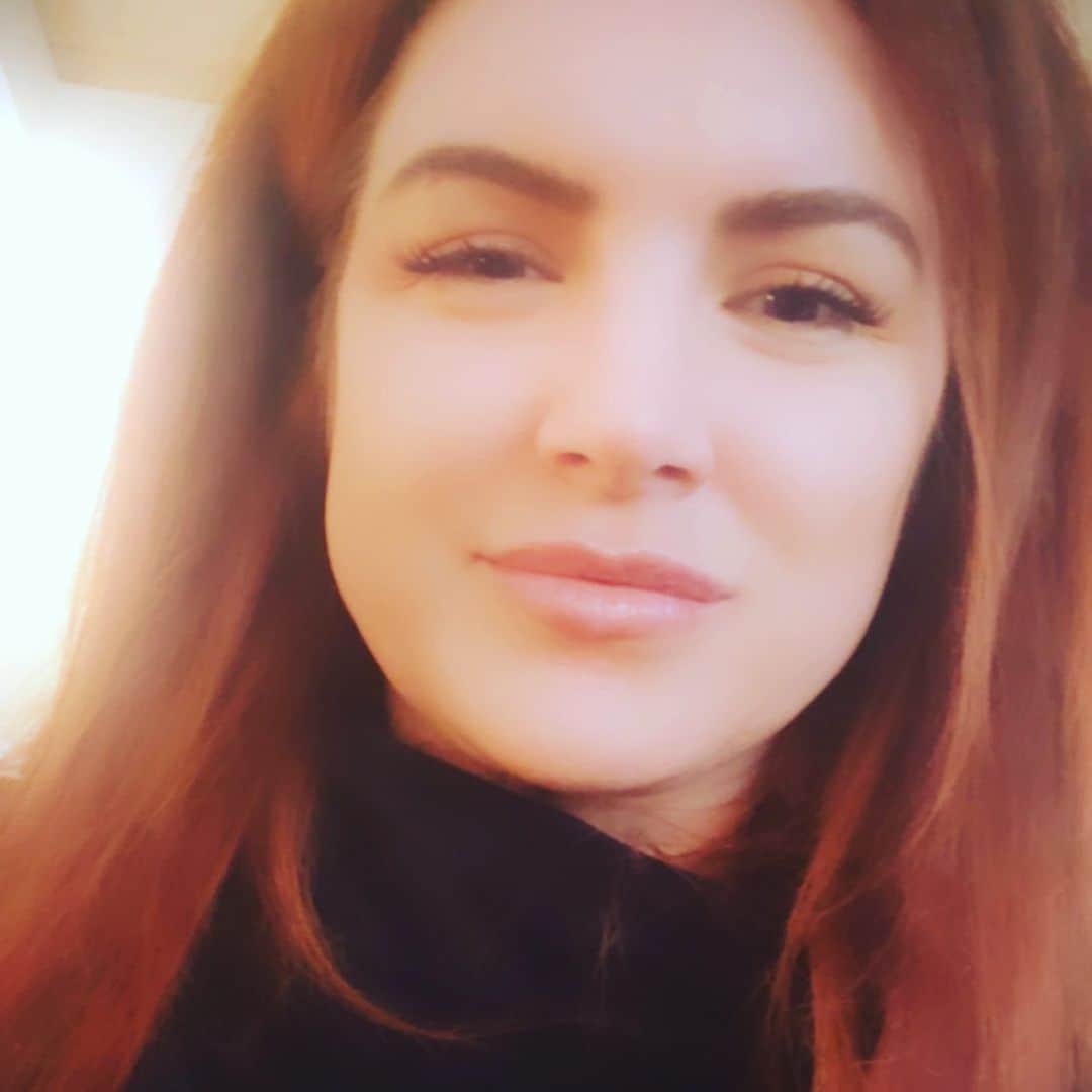 ジーナ・カラーノのインスタグラム：「SaturrrdayZ 🍒」