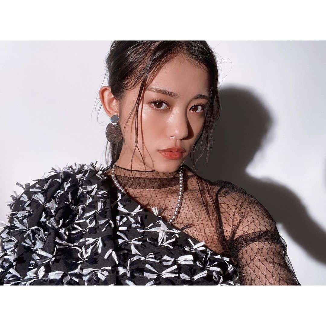 のインスタグラム：「可愛いお洋服着るとテンションあがりますね〜🙋‍♀️🙋‍♀️ #tsubaki_factory #岸本ゆめの #きしもとのモト」