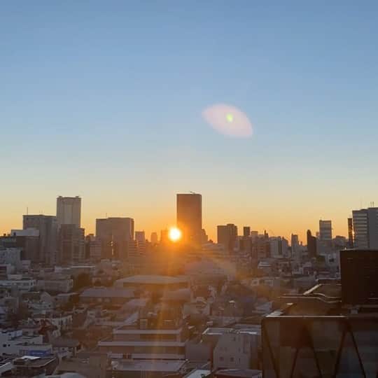 DJ Yummyのインスタグラム：「Good morning Tokyo☕️ timelapse photo by Isao aka Lucas🙏🏻」