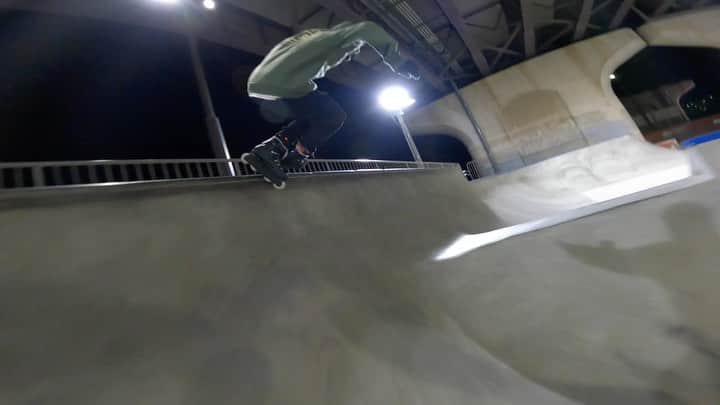 安床武士のインスタグラム：「One line at #shinyokohamaskatepark . 🎥 @moripon1106 . Shot by #goprohero9 @goprojp . @usdskates  @goodskates_inc  @canamonroad_japan  @lzbn_official  @papasu1048  #usdskates #usdaeon #aeon72 #undercoverwheels #myfit #goprojp #rollerblading #inlineskate #blading #インラインスケート #ローラーブレード #takeshiyasutoko #安床武士」