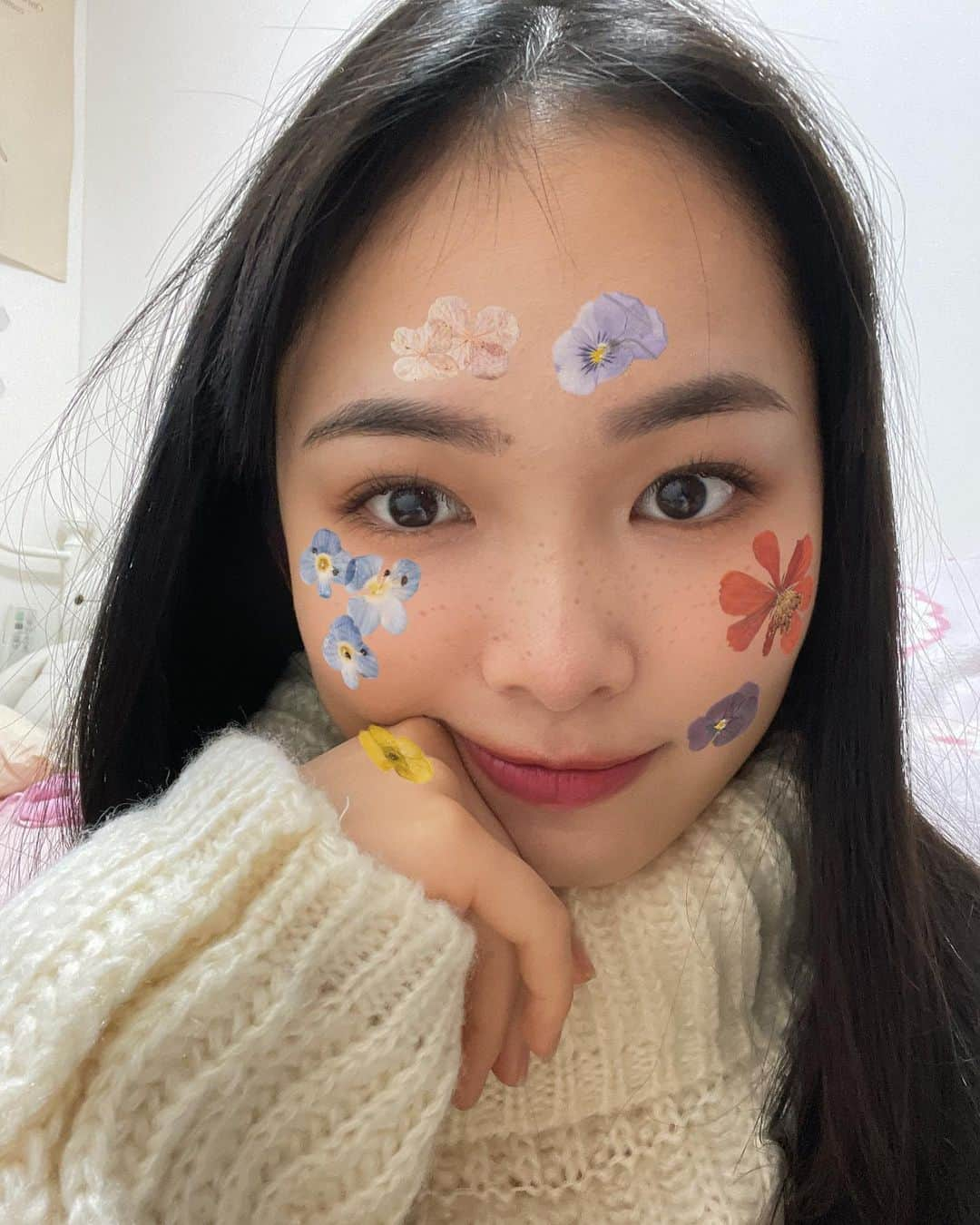 大友樹乃のインスタグラム：「可愛いスタンプ見つけた〜 タートルネック好き🌼  #snow」