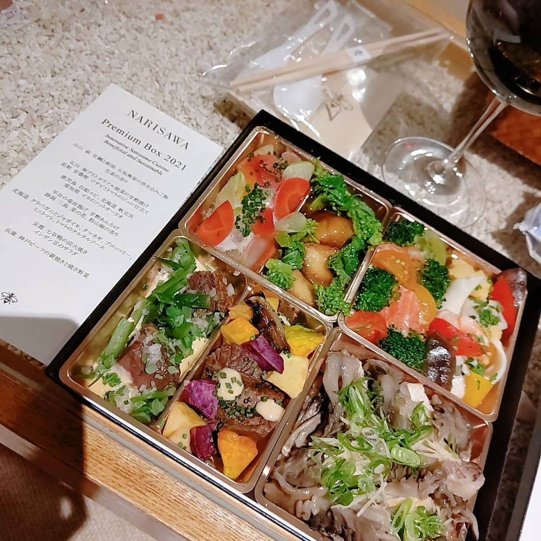 桜井彩さんのインスタグラム写真 - (桜井彩Instagram)「∗ ∗ NARISAWA始め🍴✨ ∗ 2021年verに進化してました！！ ∗ とっても美味しかったです❤️ #NARISAWA #テイクアウト #ミシュラン」1月10日 11時07分 - sakurai_aya_0224