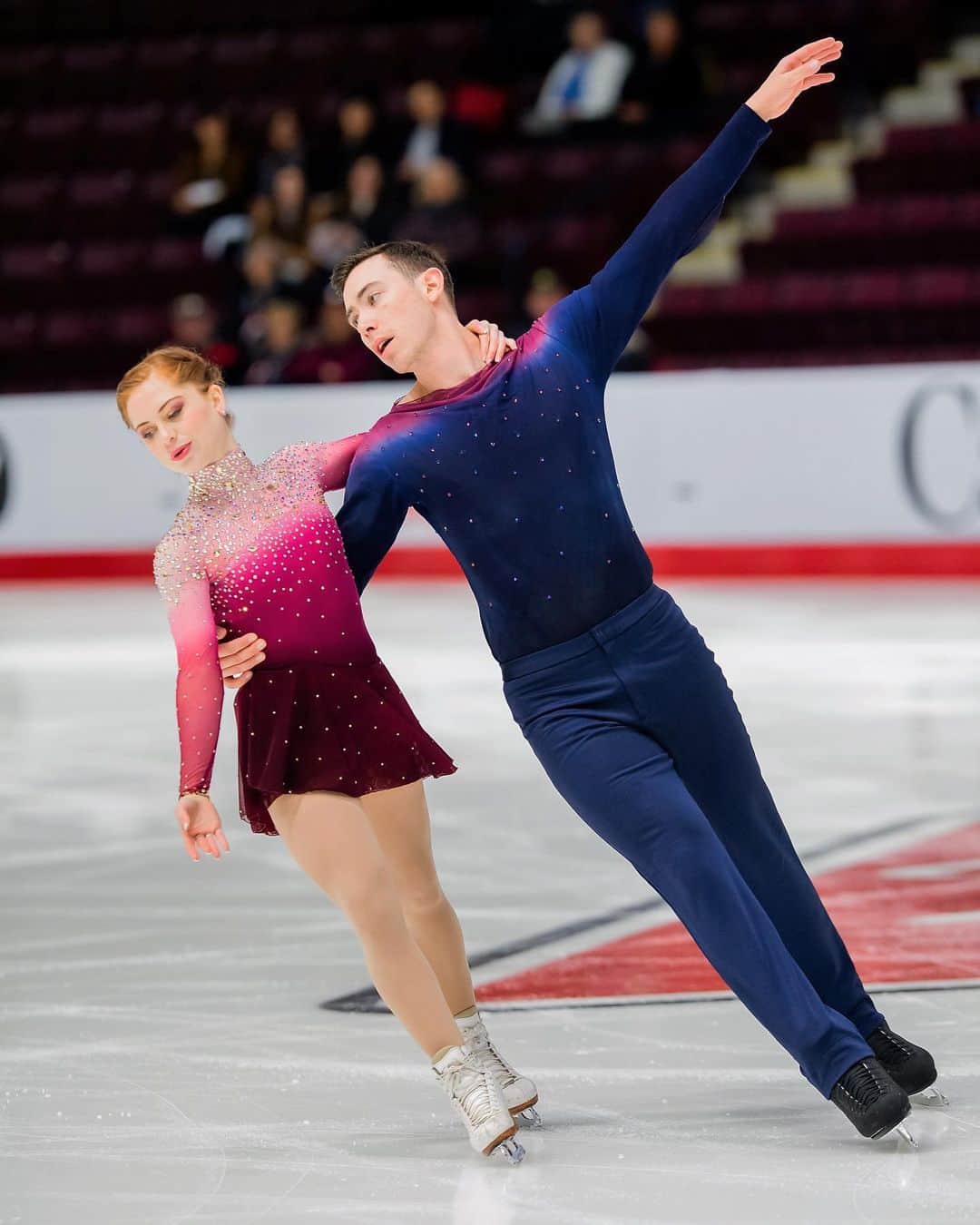 のインスタグラム：「Just wanted to say a huge thank you to @skate_canada for doing the absolute best job they could to allow all of us to be able to finally compete this season. Although it was by no means under normal circumstances and our lead up to filming day was somewhat hectic, I feel I learned more from this experience than I thought I would! Of course thank you to our whole coaching team but major shoutout to @anabelle_langlois and @cody_hay for always pushing us when we need it the most! On to the next one!  • • Photo creds to the amazing as always @danielleearlphotography  • • #skatecanada #patinagequebec #challenge21 #virtualcompetition」