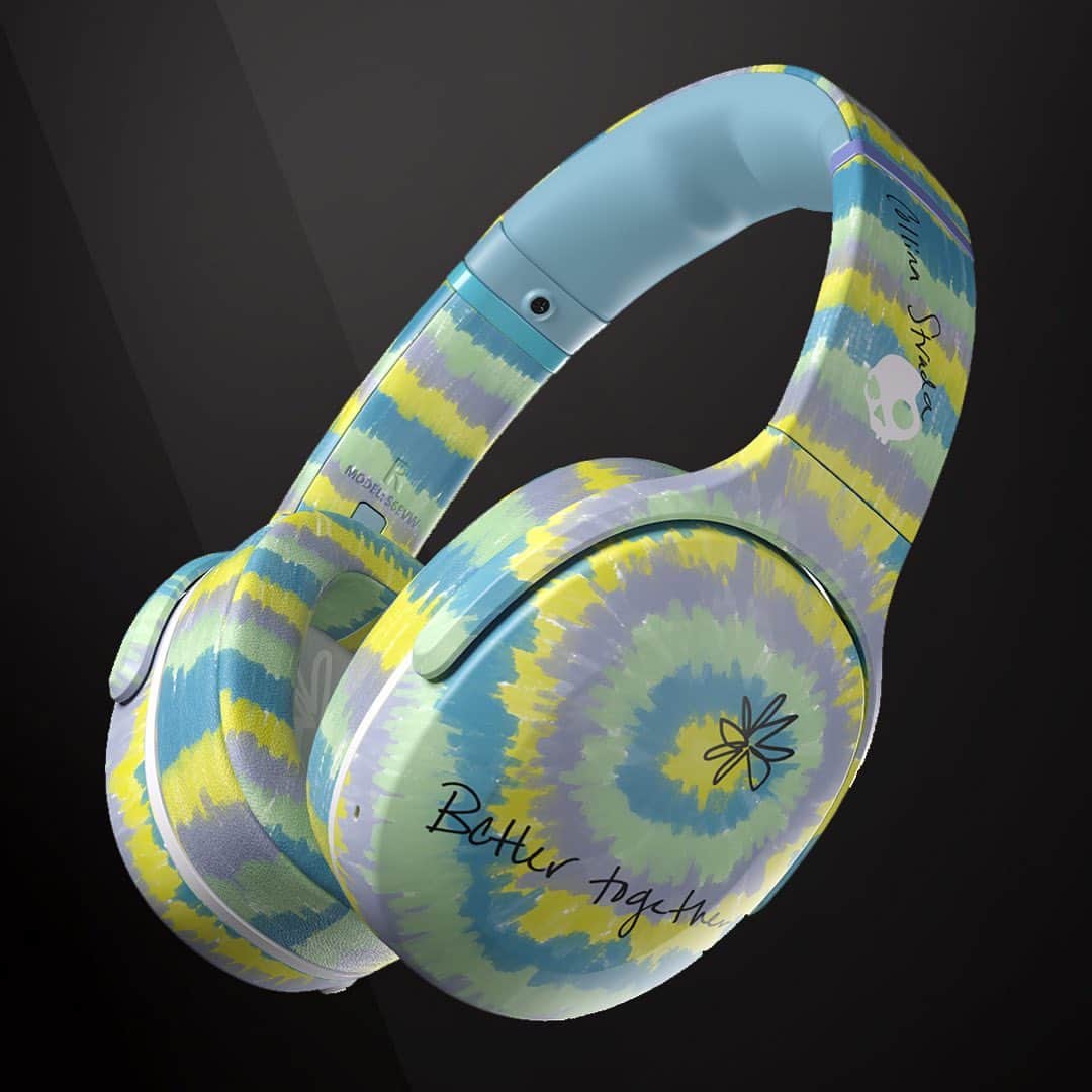 Skullcandy Japanのインスタグラム：「Crusher Evo Collina Strada💀VGP2021 金賞🥇✨  プロのオーディオ専門家も認める臨場感MAX振動するヘッドホン✨Crusher Evoについて👇  ・サブウーファー搭載、振動するヘッドホン ・アプリで聴力を測定し最適化 ・最長40時間バッテリー + 急速充電 ・マイク内蔵、通話、選曲、音量調整 ・落としても探せるTile搭載 + お洒落💀  コラボ限定版は限定数にて販売中✨タップ先へ！  #FeelSkullcandy #CrusherEvo #スカルキャンディー」