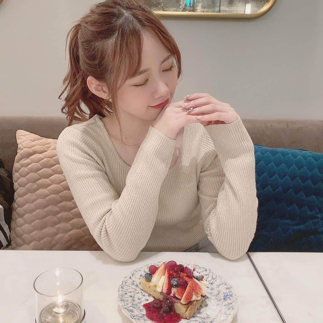 服部有菜さんのインスタグラム写真 - (服部有菜Instagram)「. 1年前に行ったカフェ、、☕️(笑) ボリューミーなタルトでとっても美味しかった💐 . . #タルト #名古屋カフェ #ゲートタワー #カフェ巡り」1月10日 12時14分 - yuna__0330.48