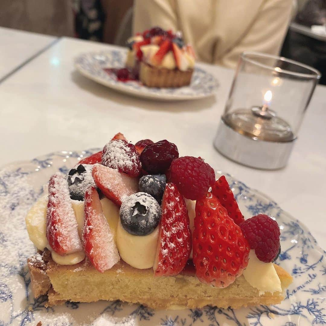 服部有菜さんのインスタグラム写真 - (服部有菜Instagram)「. 1年前に行ったカフェ、、☕️(笑) ボリューミーなタルトでとっても美味しかった💐 . . #タルト #名古屋カフェ #ゲートタワー #カフェ巡り」1月10日 12時14分 - yuna__0330.48