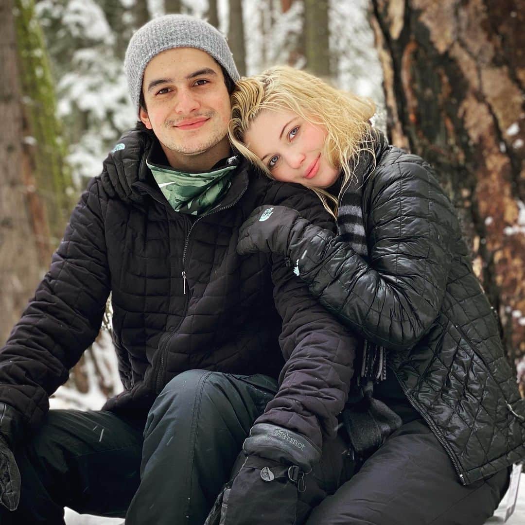 サミー・ハンラティのインスタグラム：「Getting to do life with you is an absolute pleasure❤️🥰 thank you for helping me through this very difficult week🥲」