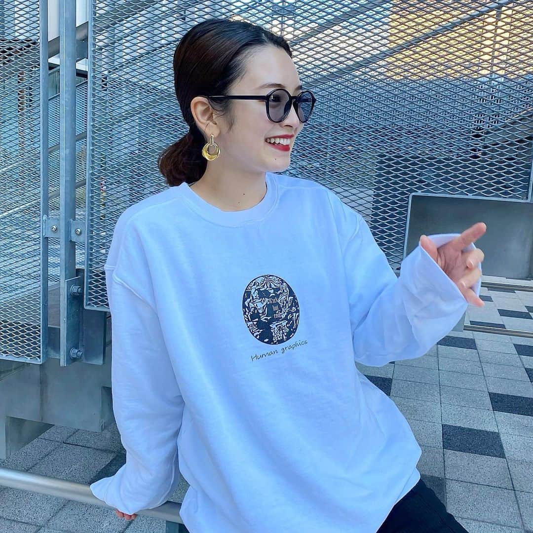 富久美玲のインスタグラム：「_ . 🆕 デザインはもちろんだけどサイズ感 とスウェットの形がドンピシャ🐶！ . @human_graphics  ▷Mサイズ .  #私服#身長152cm#mireistylecode#ootd#トップス#スウェット#humangraphics」