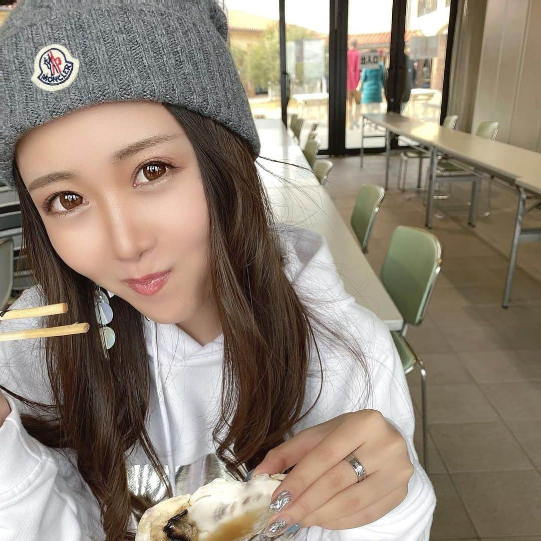 川上真歩のインスタグラム：「🦪🦪🦪  最近寒すぎる❄️ 皆さまお身体にはお気をつけください🍃☀️  #牡蠣好き #淡路島」