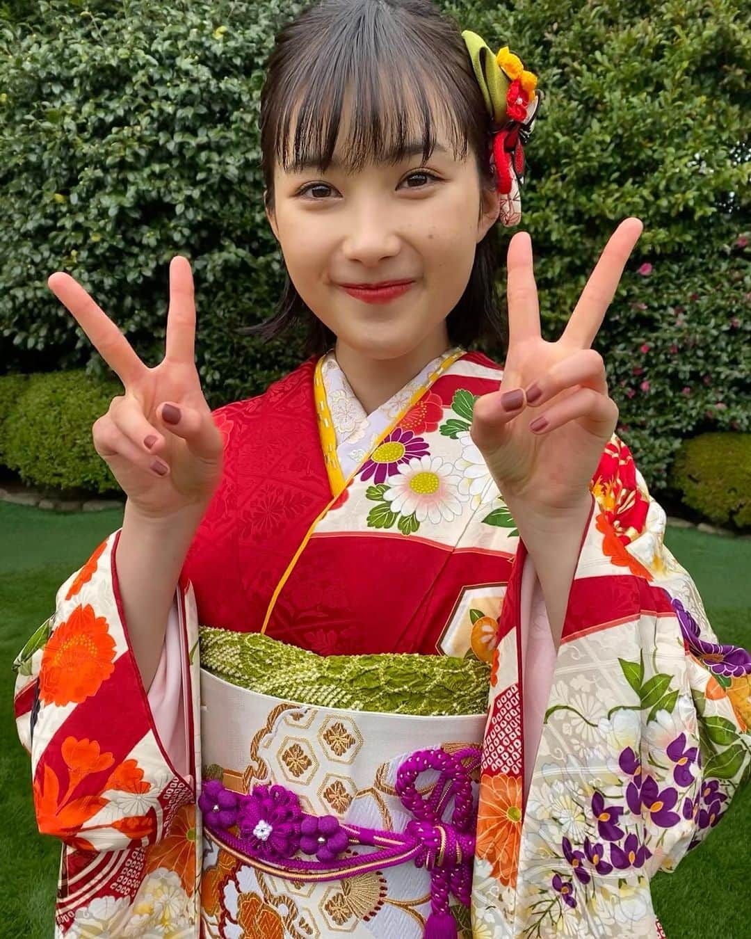 高橋有紀のインスタグラム：「推しの女優さん井頭愛海ちゃん、晴れ着会今回もヘアメイク担当させてもらいました⛩ ハッピーになる笑顔☺️ #osakana_yuki #井頭愛海」