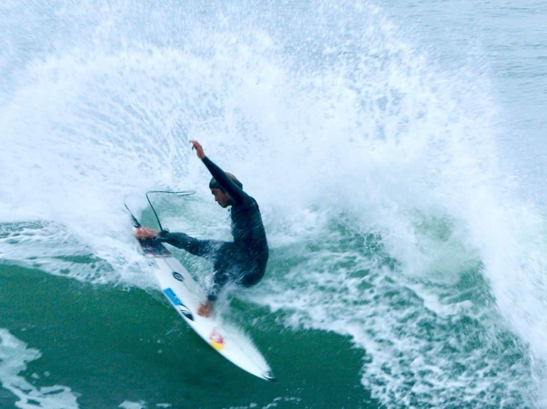 五十嵐カノアさんのインスタグラム写真 - (五十嵐カノアInstagram)「Felt good to be back in Santa Cruz, missed this place, such a surf rich city. Unfortunate the CT has been cancelled but I’m sure we will be back one day! Couple screen grabs from @garrettwhittingham “gwhit”」1月10日 13時03分 - kanoaigarashi