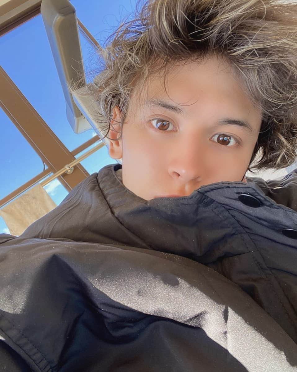 才川コージのインスタグラム：「仮面ライダーセイバー 第17章ありがとうございました！  撮影が終わったらみるぞー！  新しい作品撮ってます 午後も顔晴ります！  #仮面ライダーセイバー #ズオス」