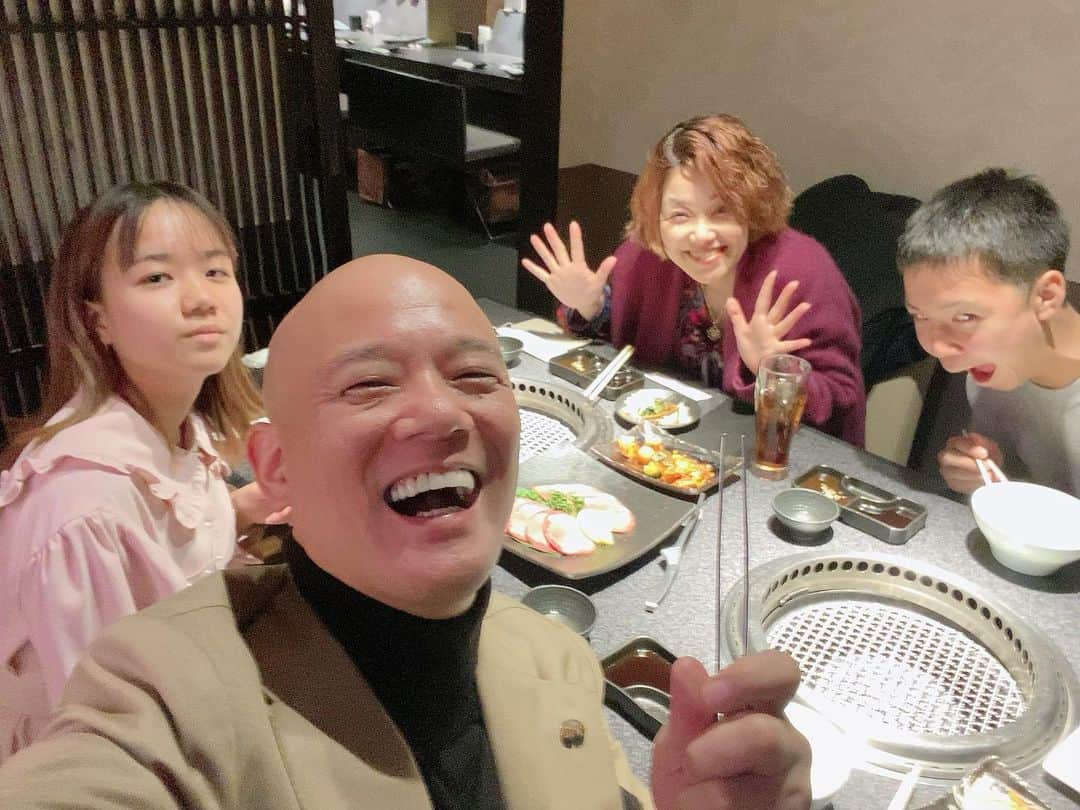 鴨頭嘉人さんのインスタグラム写真 - (鴨頭嘉人Instagram)「ランチは家族で💓  . . . . . .  #ランチ #ランチ🍴 #ランチ記録 #ランチ日記 #ランチ部 #ランチ見せっこ #ランチ巡り #ランチいこー #ランチじまん #ランチセット #昼ご飯 #昼食 #鴨頭嘉人」1月10日 14時23分 - kamogashirayoshihito