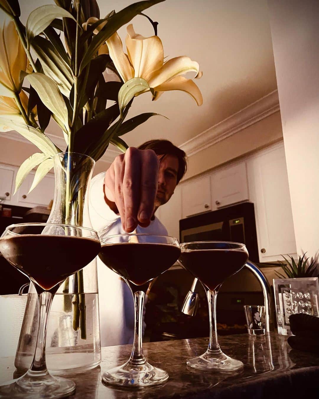 トーランス・クームスのインスタグラム：「We love an espresso martini. Or three.」