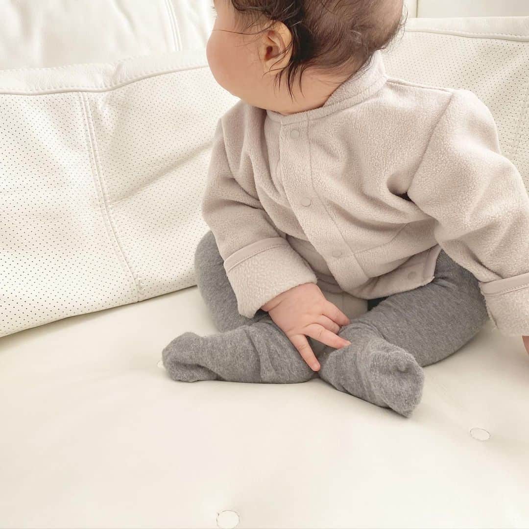 松本ゆいのインスタグラム：「無印のフリース可愛い👶🏻 #baby#babyboy#fashion#6ヶ月#赤ちゃん#hmbaby#hm#無印良品」