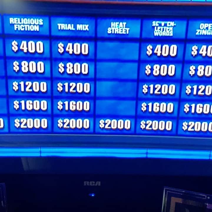 コモンのインスタグラム：「They must be running out of questions on Jeopardy.  LOL!  Shoutout to Josh with the right answer.」