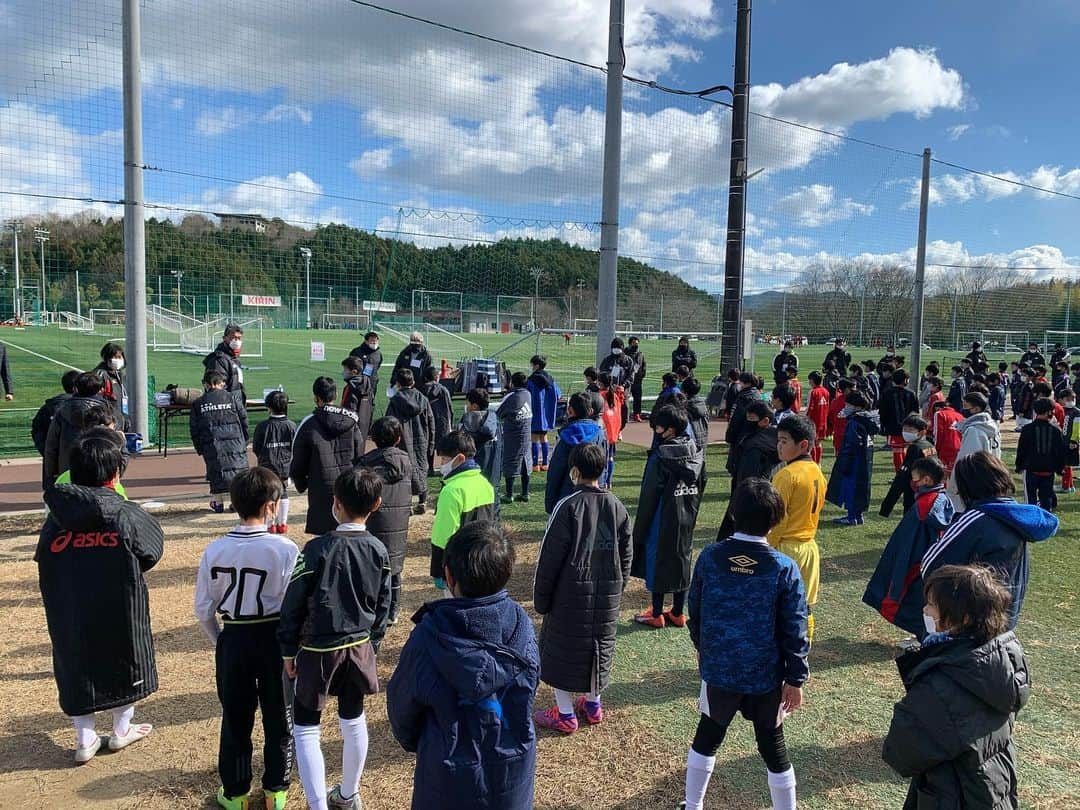 森脇良太さんのインスタグラム写真 - (森脇良太Instagram)「森脇良太杯🏆  この大会が子供達の成長の一つに少しでもなってくれたら嬉しいなぁ😊  #MVP #京都サンガFCユニフォーム全選手サイン入り  #MIP #京都サンガFC2ndユニフォーム  #京都サンガグッズ  #森脇良太杯　#サッカー少年」1月10日 15時27分 - moriwaki46_official