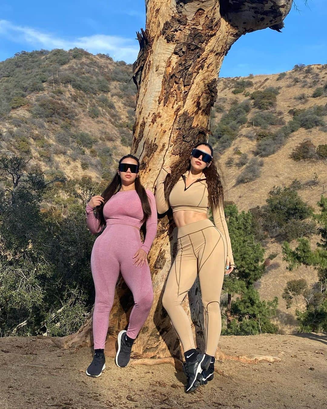 ヨランテ・ヴァン・カスベルヘンのインスタグラム：「IT’S ON 😎😎 ( btw my little Xess took these photos 🥰 )」