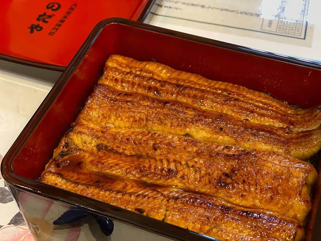 黒澤まさ美のインスタグラム：「. #老舗 の#鰻 ∈'＾'∋ . #きょうすい重  . #unagi #unaju  #japanesefood  #lunch  #foodporn  #yummy #鰻重  #うなぎ #うな重  #のだや  #きょうすいうなぎ  #きょうすい鰻  #共水うなぎ」