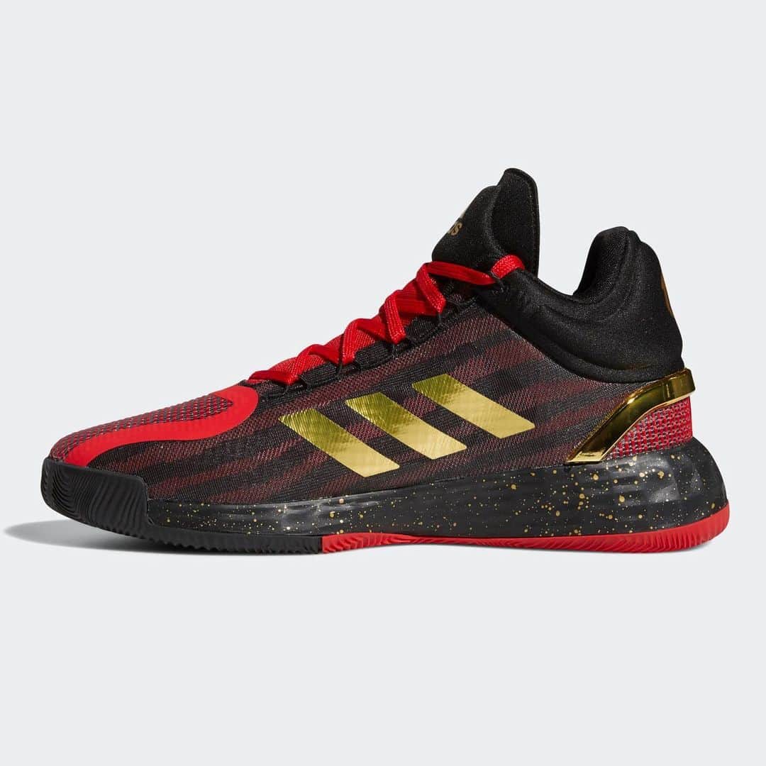HYPEBEASTさんのインスタグラム写真 - (HYPEBEASTInstagram)「@hypebeastkicks: @adidas has unveiled its Chinese New Year pack, offering bold colorways on four different basketball silhouettes: Pro Model 2G Low, D Rose 11, D.O.N. Issue #2, and Dame 7. Each option is emblazoned with the traditional colors that celebrate the upcoming Chinese New Year. Head to the link in bio for a closer look and expect all pairs to drop on January 22 on adidas’ website with prices ranging from $75 to $120 USD.⁠⠀ Photo: adidas」1月10日 16時11分 - hypebeast