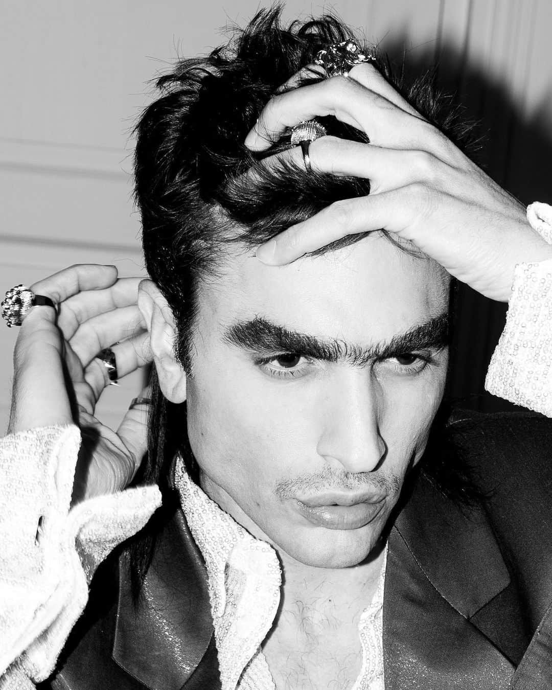倉岡晋也のインスタグラム：「Moment ✔️ Throwback shooting at Paris apartments @laruicci @marcuscooper @whosbibb @des_leon  @__cemcinar__  xxx」