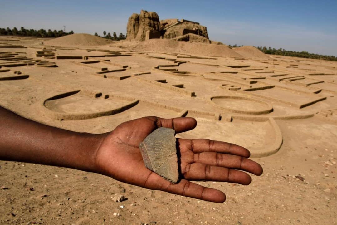 National Geographic Travelさんのインスタグラム写真 - (National Geographic TravelInstagram)「Photo by Robbie Shone @shonephoto / The remains of Kerma lie in northern Sudan. This is a huge mud-brick deffufa, which is an ancient Nubian term for an imposing building. At approximately 20 feet (six meters) high, this was the great temple of the settlement.」1月11日 2時34分 - natgeotravel