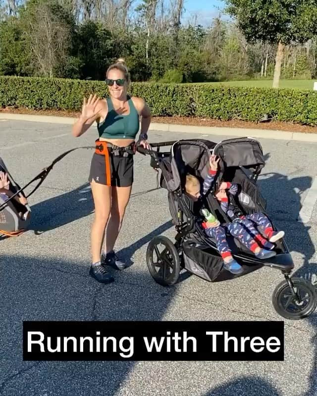 3.6m Fit Girl Videosのインスタグラム：「Squad goals!! 🏃‍♀️🤣 Running while pushing & pulling 3 kids at the same time?! 😧 Tag someone who would love this! by @daniellehartruns #inspiretheunknown」