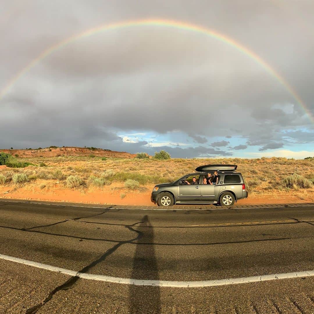Nissanさんのインスタグラム写真 - (NissanInstagram)「Somewhere, under the rainbow 🌈 #NissanArmada #Nissan 📷 @loveisourfavoriteadventure」1月11日 2時30分 - nissan