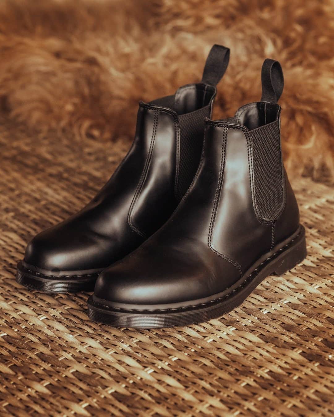 MR PORTERのインスタグラム：「Neither particularly formal nor casual, the Chelsea Boot can be a tricky thing to work into one’s wardrobe in comparison to, say, the trusty Derby or Oxford. Yet, with its origins in Victorian Britain, and made popular again in the 1960s by The Beatles and The Rolling Stones, it’s a classic style that can give you an edge. Head to the link in bio to shop our favourite pairs.」